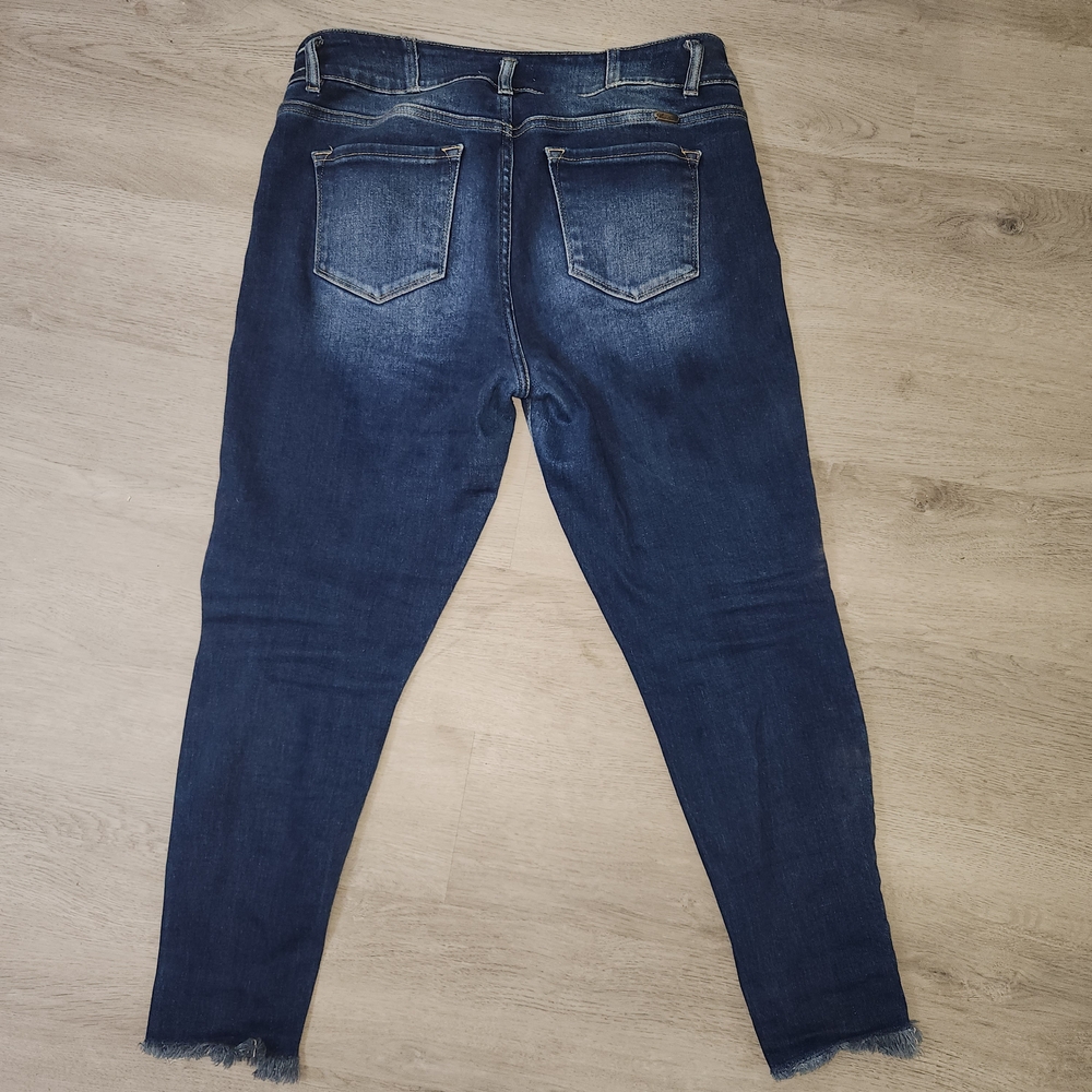KanCan High Rise Blue Jeans with Stretchy Fit